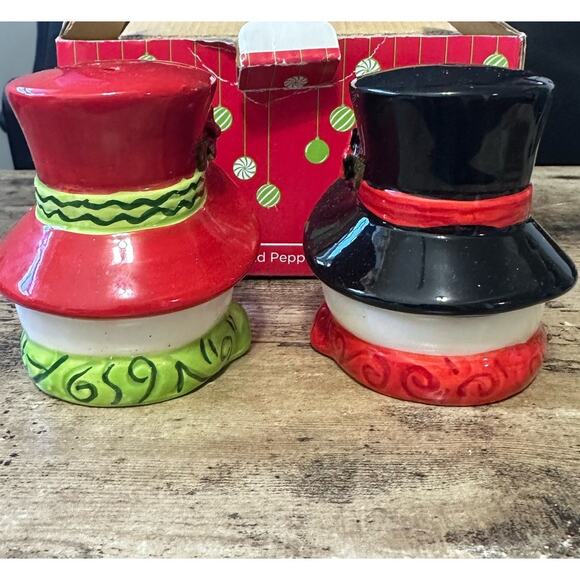 NIB Kirklands Ceramic Holiday Snowman Salt and Pepper Shakers - Picture 5 of 7